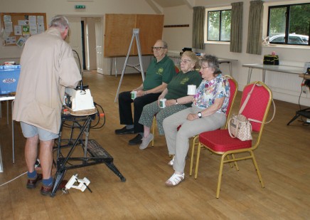 Keith keeps his audience entertained